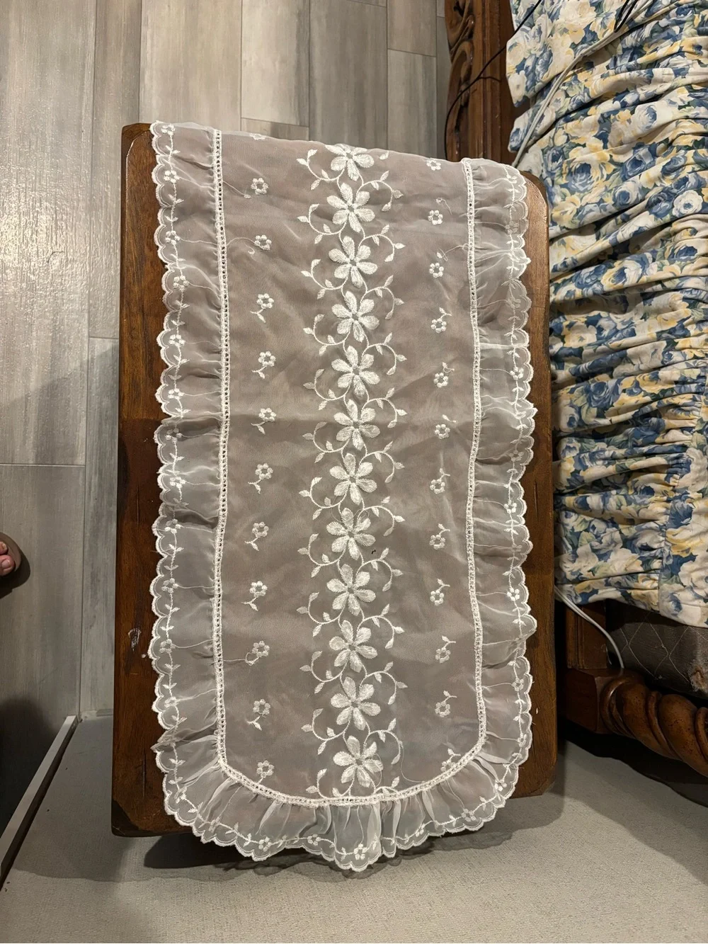 White Embroidered Lace Vintage 2-Piece Vanity / Dresser Scarf Set  - Elegant